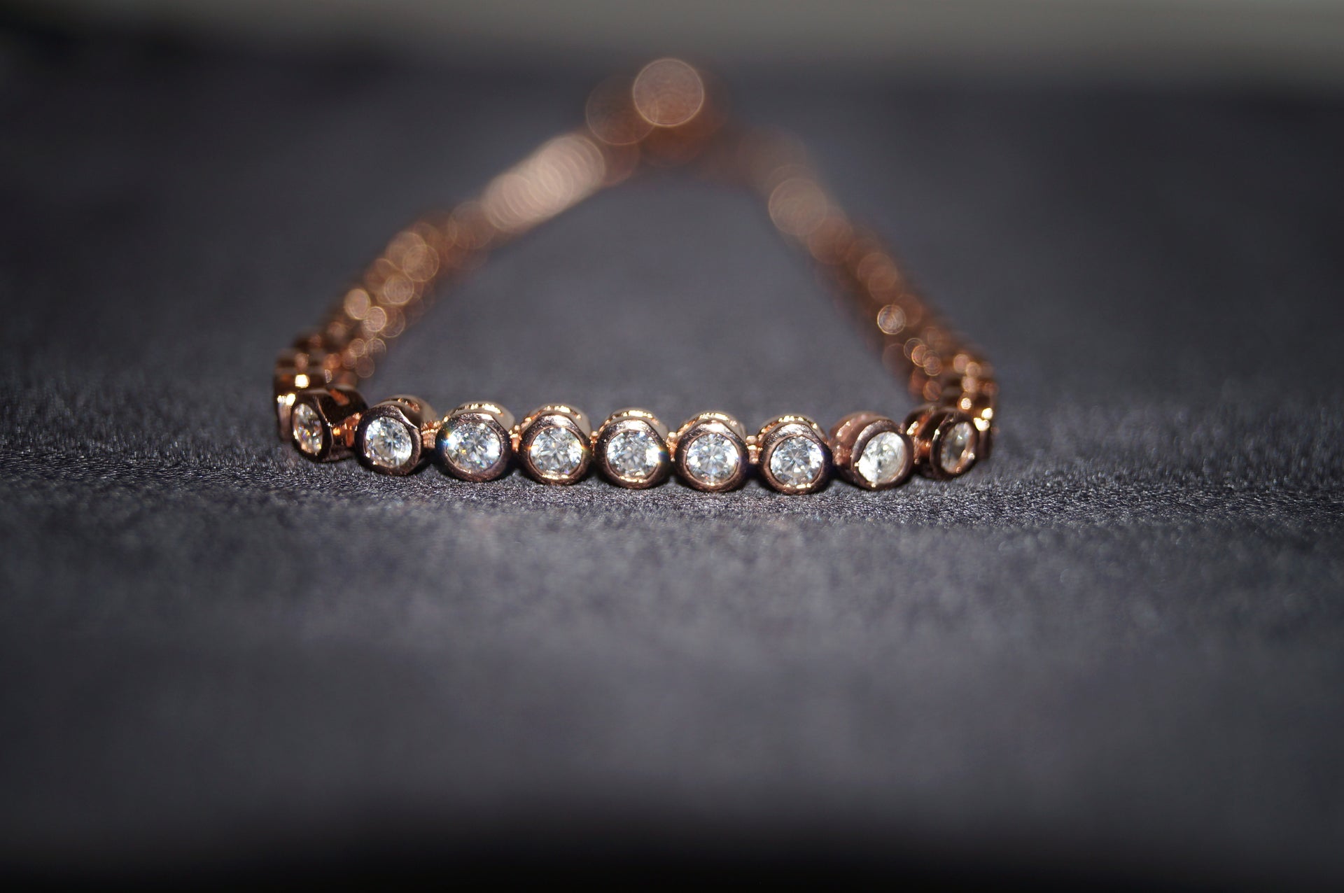 Aurora Rosé – Justerbart Armband i 925 Silver med Roséguldplätering och Klara Stenar – 10g