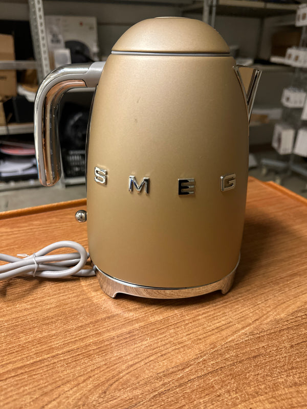 Fyndvara Smeg vattenkokare 1,7 L KLF03 champagne Ny oanvänd KLF03CHMEU