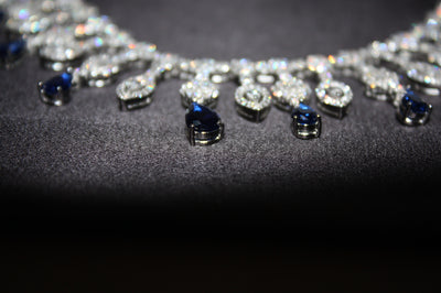 Lyxigt Smyckeset i Äkta Silver – Halsband, Armband, Örhängen & Ring med Glittrande Stenar