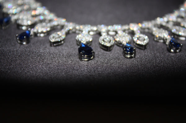 Lyxigt Smyckeset i Äkta Silver – Halsband, Armband, Örhängen & Ring med Glittrande Stenar