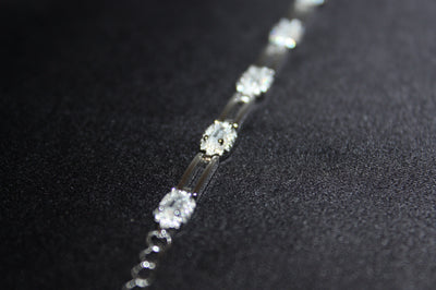 Aurora – Elegant Silverarmband med Rektangulära Glittrande Stenar – 8,18g