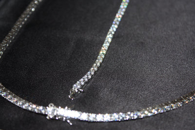Stella Duo – Lyxigt Halsband & Armband i Silver med Glittrande Stenar
