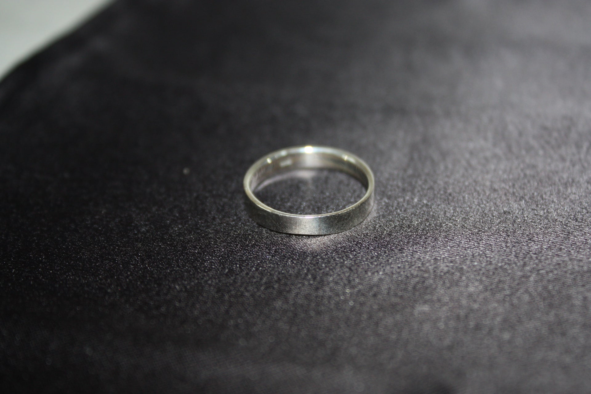 Elegant ring i äkta 925 silver – Tidlös design för varje tillfälle
