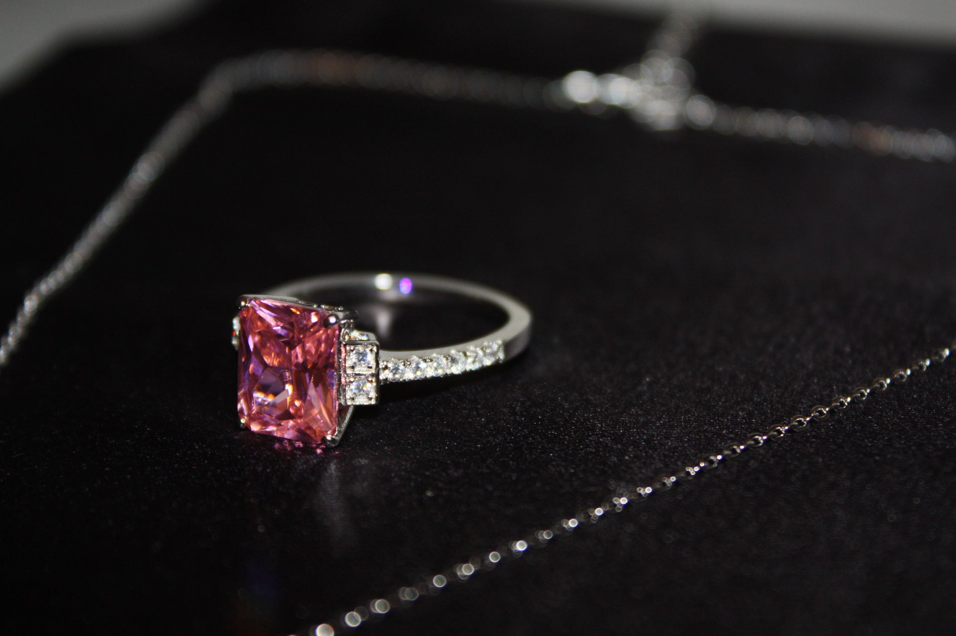 Roséljus™ Färgskiftande Ring & Halsband i 925 Silver – Magiskt Set