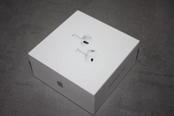 Apple AirPods 4 trådlösa hörlurar med laddningsetui (USB-C)